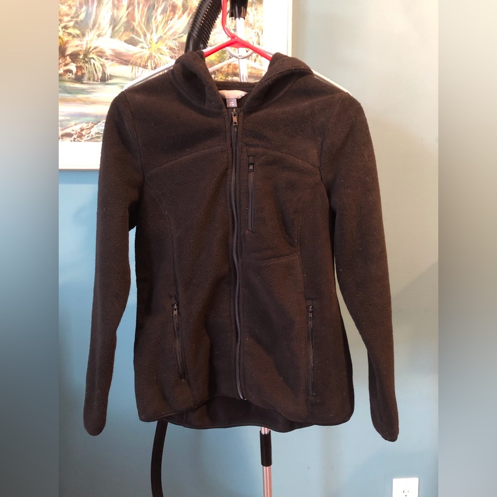 Black zipped hoddie